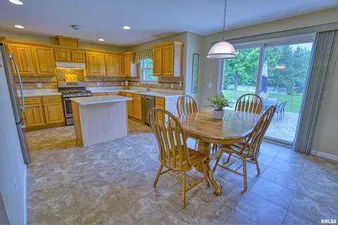 5810 W Brookmere St, Edwards, IL 61528 photo 8
