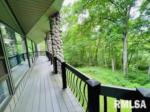 90 Emmy Rd, Macomb, IL 61455 photo 4