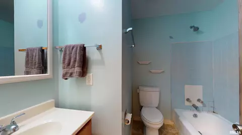 2102 E Harvard Ave, Peoria, IL 61614 photo 19