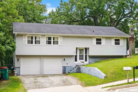 2102 E Harvard Ave, Peoria, IL 61614 photo 2