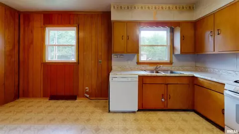 2102 E Harvard Ave, Peoria, IL 61614 photo 14