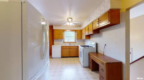 2102 E Harvard Ave, Peoria, IL 61614 photo 12