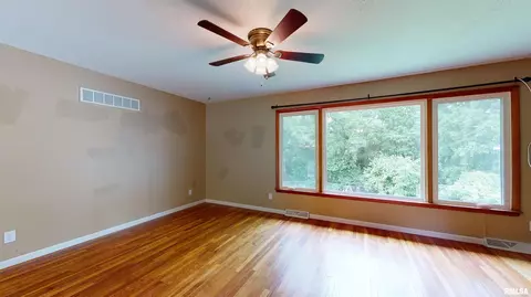 2102 E Harvard Ave, Peoria, IL 61614 photo 8