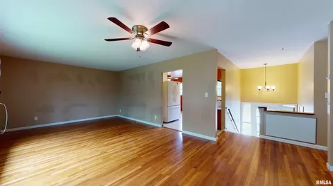 2102 E Harvard Ave, Peoria, IL 61614 photo 6