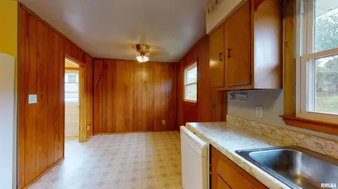 2102 E Harvard Ave, Peoria, IL 61614 photo 15