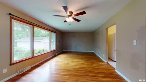 2102 E Harvard Ave, Peoria, IL 61614 photo 7