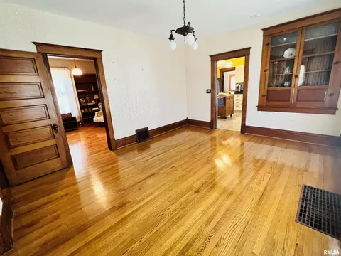 704 E Washington St, Macomb, IL 61455 photo 15