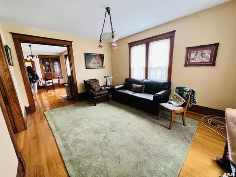 704 E Washington St, Macomb, IL 61455 photo 11