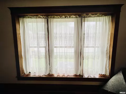 704 E Washington St, Macomb, IL 61455 photo 17