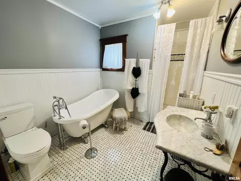 704 E Washington St, Macomb, IL 61455 photo 25