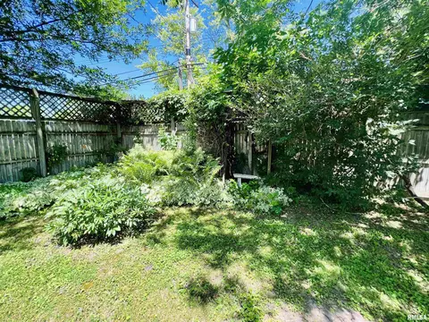 704 E Washington St, Macomb, IL 61455 photo 7