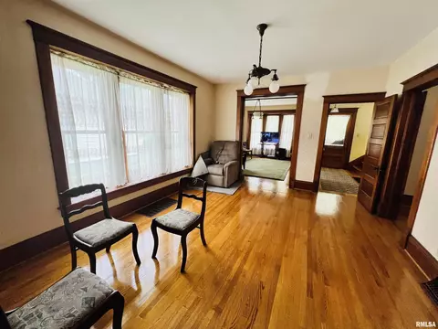 704 E Washington St, Macomb, IL 61455 photo 16