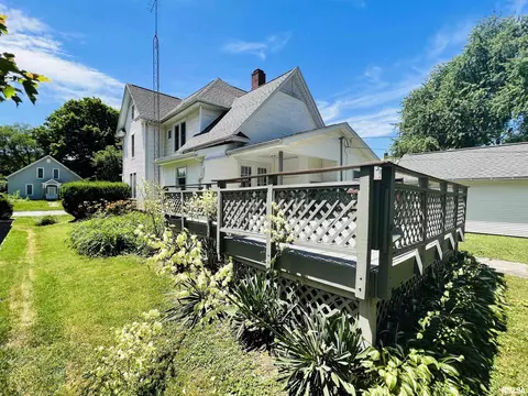 704 E Washington St, Macomb, IL 61455 photo 4