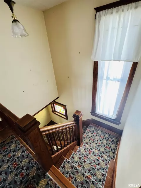 704 E Washington St, Macomb, IL 61455 photo 10