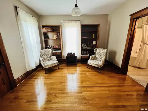 704 E Washington St, Macomb, IL 61455 photo 13