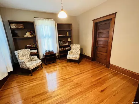 704 E Washington St, Macomb, IL 61455 photo 14
