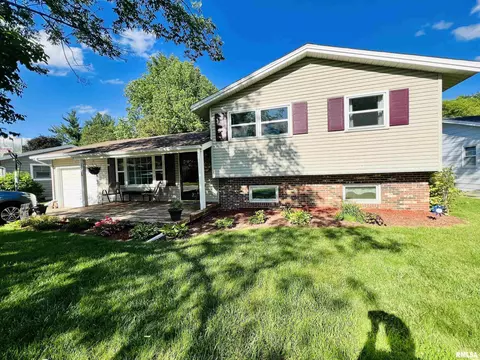 1154 Debbie Ln, Macomb, IL 61455 photo 1