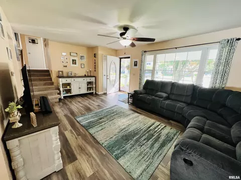 1154 Debbie Ln, Macomb, IL 61455 photo 11