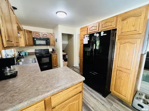 1154 Debbie Ln, Macomb, IL 61455 photo 13