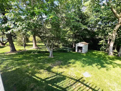 1154 Debbie Ln, Macomb, IL 61455 photo 8
