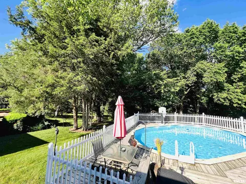 1154 Debbie Ln, Macomb, IL 61455 photo 5