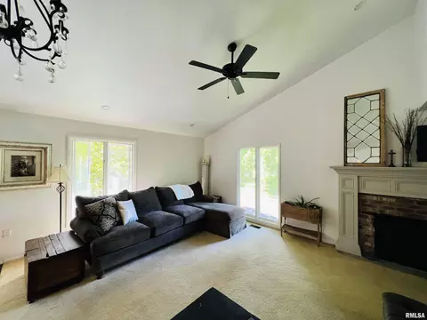 20 Hickory Bow, Macomb, IL 61455 photo 8