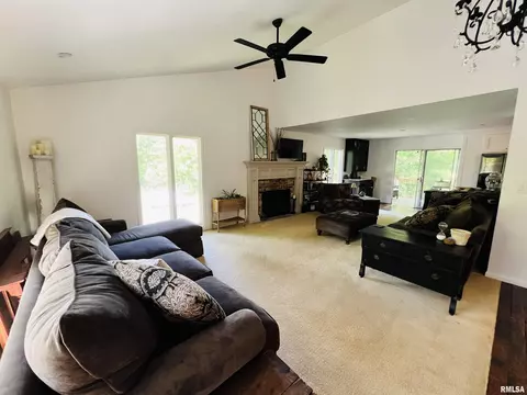 20 Hickory Bow, Macomb, IL 61455 photo 6