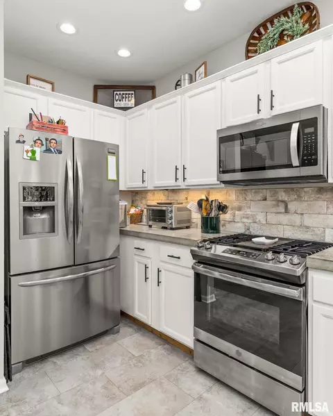 1502 Noel Dr, Metamora, IL 61548 photo 9