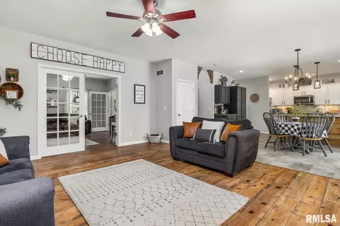 1502 Noel Dr, Metamora, IL 61548 photo 15