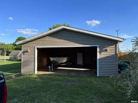 231 Buzzy Ln, Ipava, IL 61441 photo 3