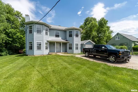 105 S Cummings Ln, Washington, IL 61571