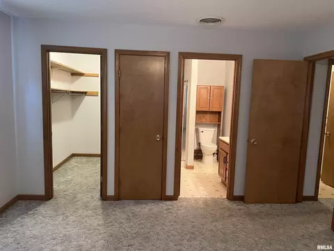 1643 E Myrtle St, Canton, IL 61520 photo 10