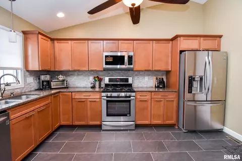 804 Devonshire Rd, Washington, IL 61571 photo 20