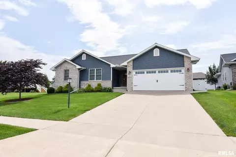 804 Devonshire Rd, Washington, IL 61571 photo 2