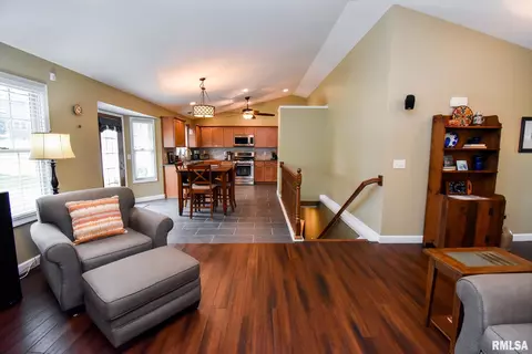 804 Devonshire Rd, Washington, IL 61571 photo 16
