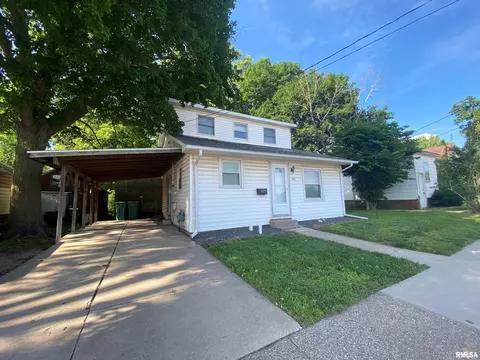 130 E Adams St, Macomb, IL 61455 photo 3