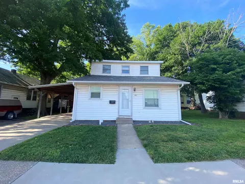 130 E Adams St, Macomb, IL 61455 photo 1