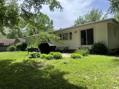 301 Meadow Dr, Macomb, IL 61455 photo 26