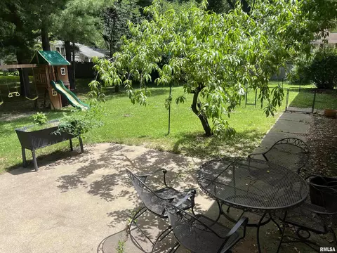 301 Meadow Dr, Macomb, IL 61455 photo 27
