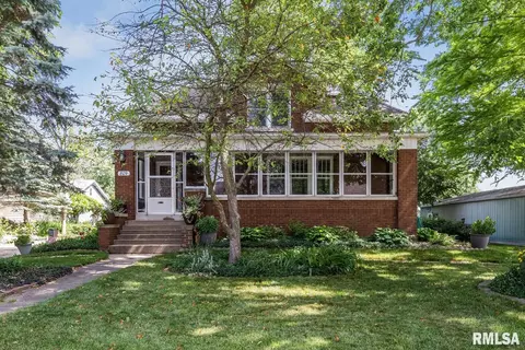 809 E Jefferson St, Washington, IL 61571 photo 1