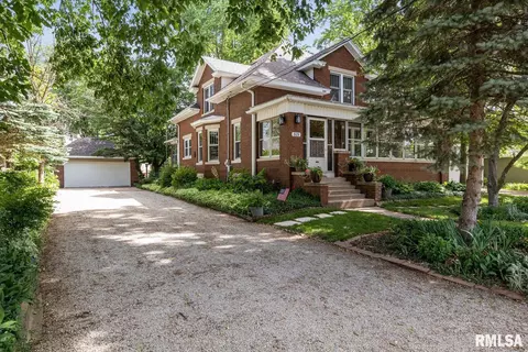 809 E Jefferson St, Washington, IL 61571 photo 4