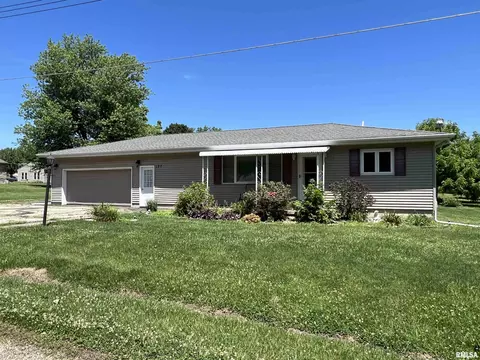 127 7th St, Dunfermline, IL 61524 photo 1