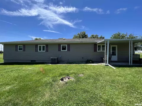 127 7th St, Dunfermline, IL 61524 photo 3