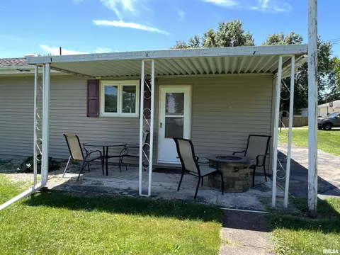 127 7th St, Dunfermline, IL 61524 photo 4