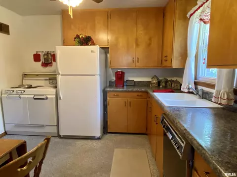 721 E Franklin St, Macomb, IL 61455 photo 10
