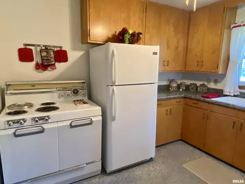 721 E Franklin St, Macomb, IL 61455 photo 12