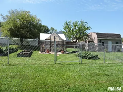 2434 Cherry Ln, Pekin, IL 61554 photo 6