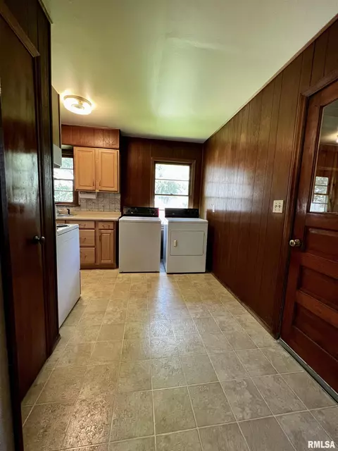 902 E Piper St, Macomb, IL 61455 photo 14