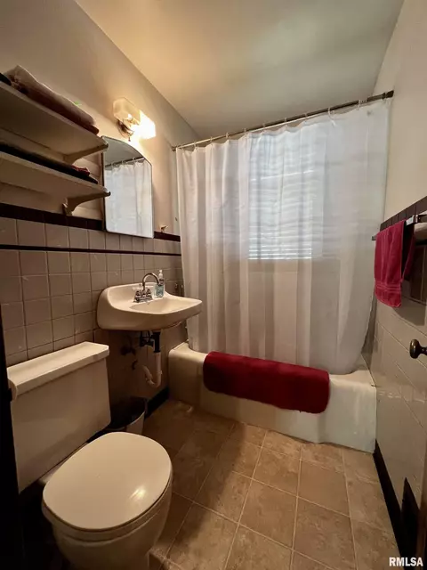 902 E Piper St, Macomb, IL 61455 photo 7