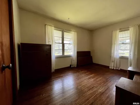 902 E Piper St, Macomb, IL 61455 photo 6